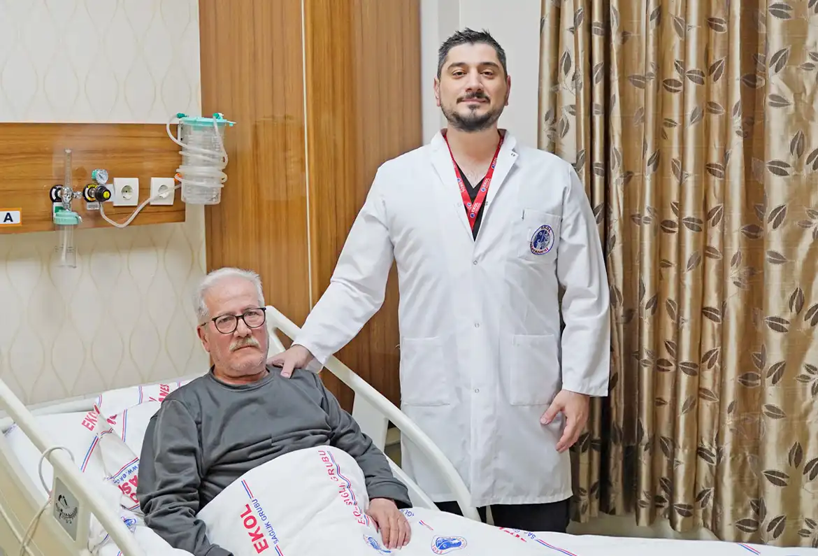 Ekol Hastanesinde Kanser Hastasına Robotik Cerrahi ile Aynı Anda 3 Ameliyat Yapıldı